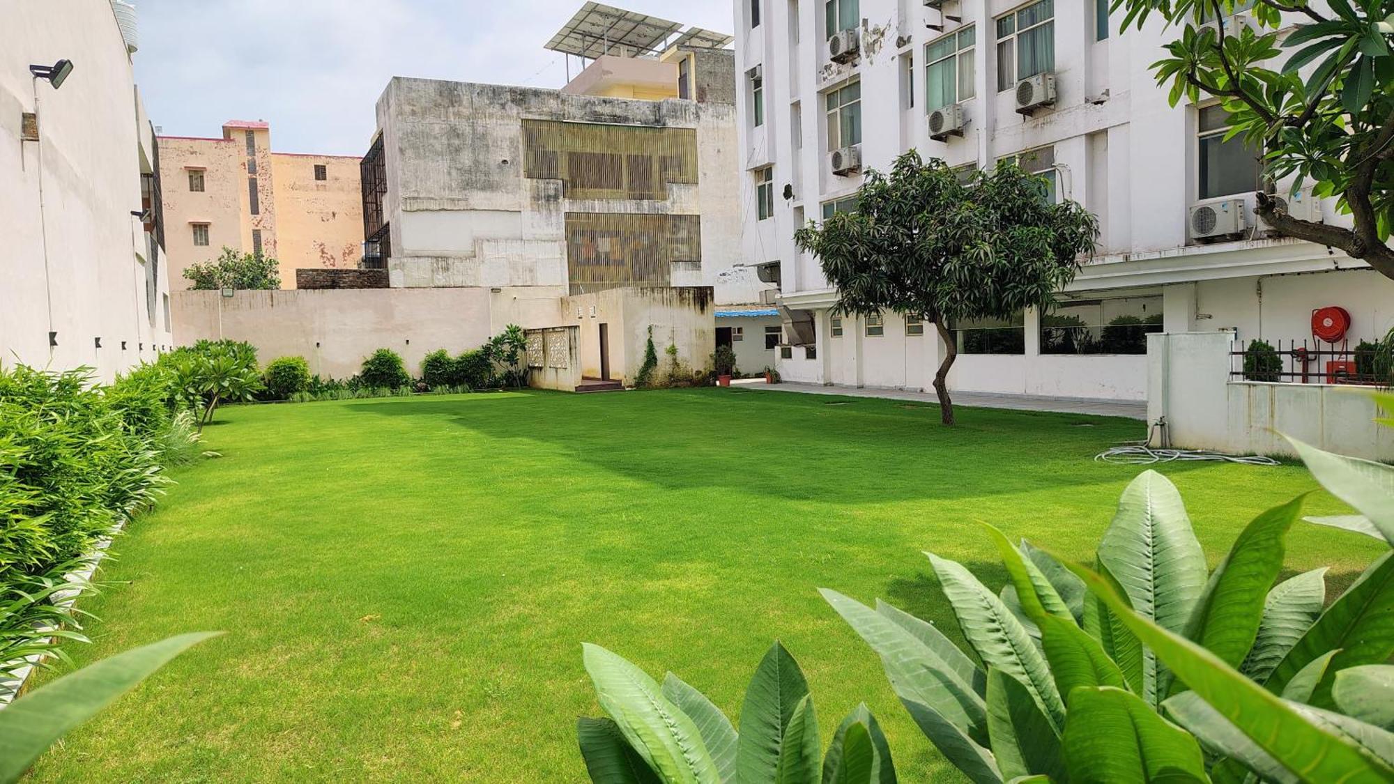 Crestmont Ashapurna Jaipur, Banipark Hotel Luaran gambar