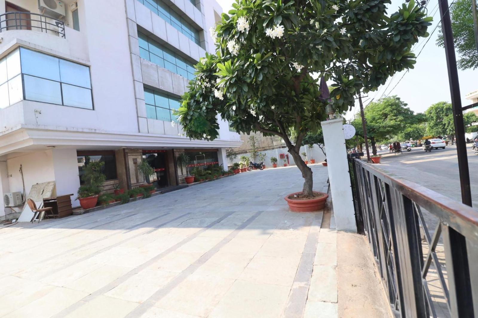 Crestmont Ashapurna Jaipur, Banipark Hotel Luaran gambar